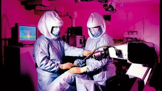 Obwohl heutzutage tendenziell der Manipulator aus Sicht der Mediziner bevorzugt wird, sind 
die Einsatzpotenziale des Roboters mittlerweile allgemein anerkannt. Eine größere Bedeutung werden Roboter oder Manipulatoren für klinische Methoden wie die minimalinvasive Chirurgie gewinnen. Bild: IPA (Archiv: Vogel Business Media)