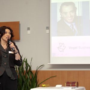 Claudia Mallok, stellvertretende Chefredakteurin der ELEKTRONIKPRAXIS, führte durch das Programm (Archiv: Vogel Business Media)