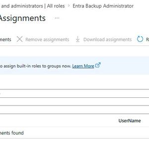 Die Rolle Entra Backup Administrator zeigt sich nach dem Roll-out zunächst ohne aktive Zuweisungen und wird über „Add assignments“ oder Privileged Identity Management vergeben.(Bild:  Joos | Microsoft)