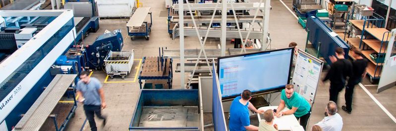 "Blechbude" - das war mal. Auch in der Blechbearbeitung schreitet die Digitalisierung zügig voran.(Bild:  Trumpf)