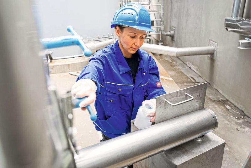 Das Salzwerk befindet sich neben dem bereits bestehenden Sodawerk. Dadurch wächst die Gesamtbelegschaft von Ciech in Staßfurt auf über 500 Arbeitsplätze an (davon fallen allein 140 neue Arbeitsplätze auf das neue Salzwerk). (Ciech)