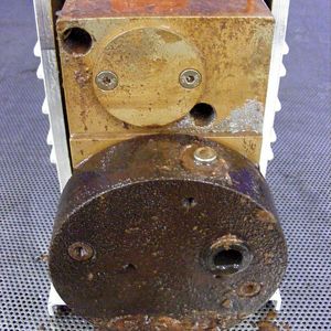 Bild 1: Stark verrostete Drehschieberpumpe, hervorgerufen durch Betrieb ohne Gasballast.