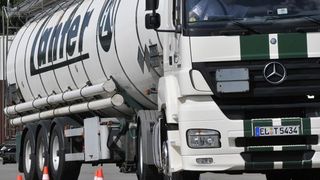 In der nach AZWV (Anerkennungs- und Zulassungsverordnung) zertifizierten Lanfer-Akademie lernen die Berufskraftfahrer ausschließlich von praxiserfahrenen Profis. Bild: Lanfer Logistik (Archiv: Vogel Business Media)