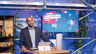 Onuora Ogbukagu, Leiter Marketing & Communications, bei der Pressekonferenz zur Hannover Messe 2022. (Bild: Deutsche Messe)