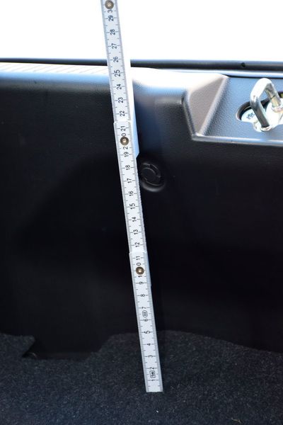 Suzuki-Fahrer können sich das Fitnessstudio sparen. Hier gilt es, den Einkauf 25 Zentimeter in die Höhe zu wuchten. (Holz / »kfz-betrieb«)