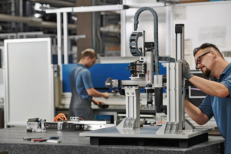 Mit einem breiten Produktportfolio im Bereich konfigurierbarer Linearsysteme lassen sich kundenspezifische Handlingsysteme modular aus dem Standardprogramm abdecken. (Bild: Bosch Rexroth)