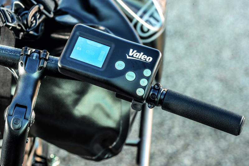 Das Smart-E-Bike-System verfügt zudem über eine Diebstahlsicherung, die ebenfalls in die Pedaleinheit integriert. Wird es via Bordcomputer aktiviert, blockieren die Pedale.  (GOOD-SHOOT.COM / Reygondeau / Valeo)