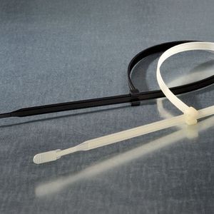 Eine Besonderheit ist die Pre-Locking-Funktion, mit der eine vorläufige Fixierung durch den Kabelbinder erfolgen kann. 