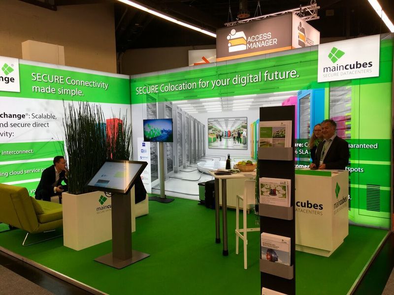 Maincubes One GmbH

Der Rechenzentrumsbetreiber stellt auf der diesjährigen it-sa Lösungen für die Auslagerung von Unternehmensrechenzentren vor. Durch sein Rechenzentrum in Frankfurt stellt Maincubes seinen Kunden auf einer Fläche von 4200 m² Datacenter mit 100 prozentiger SLA-Verfügbarkeit (Service Level Agreement) zur Verfügung. Die Datenhoheit obliegt weiterhin den jeweiligen Unternehmen. Mittels der digitalen maincubes-secureexchange-Plattform können Kunden weltweit IT-Dienstleistungen wie IoT-,  Security- als auch Connectivity- und Cloud-Services zu nutzen. Zur Vervollständigung des Portfolios bietet das Unternehmen Services wie mainrack, mainconnect  und secureexchange. Auf Basis von Secureexchange entstehen sichere Marktplätze für das Internet of Things in unterschiedlichen Märkten. 
Mehr Informationen unter www.maincubes.com
 (Vogel Communications group )