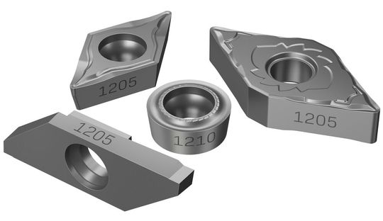 Das ist eine Auswahl der neuen Drehsorten von Sandvik Coromant für die optimierte Bearbeitung von HRSA-Werkstoffen: GC1205 und GC1210. Erste sei ideal für das Schlichten, Letztere empfehle sich für die Zwischenbearbeitung roher Oberflächen.(Bild:  Sandvik Coromant)