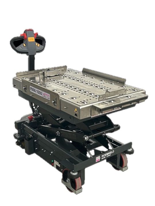 Vollelektrisch fahren, heben und senken: Der neue Werkzeug-Wechselwagen «RWA 1000 elmo» transportiert Werkzeuge bis 1000 kg.(Bild:  Roemheld)