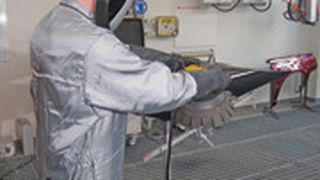 Standox sieht den Bereich der Micro-Repair durch sein UV-System revolutioniert.Fotos: Standox (Archiv: Vogel Business Media)