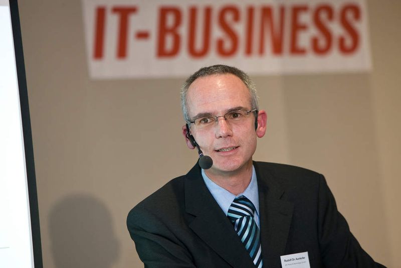 Dr. Rudolf Aunkofer gab in seiner Keynote einen Ausblick auf die Entwicklungen im Consumer- und Geschäftskundenbereich und deren Folgen für ITK-Anbieter und Distributoren. (Archiv: Vogel Business Media)