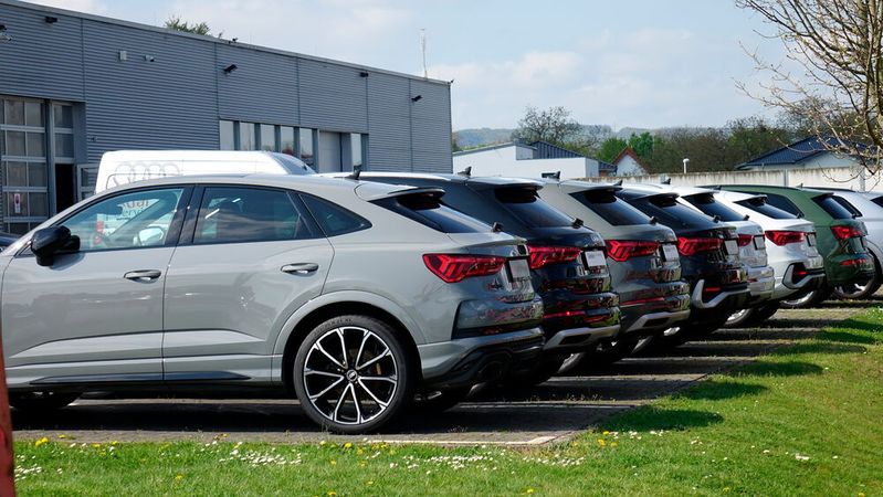 Aktuell stehen Neuwagen für viele Autofaher nicht sonderlich hoch im Kurs.(Bild:  Schreiner – »kfz-betrieb«)