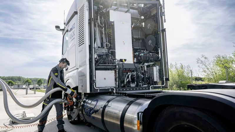 Wasserstoff gilt als möglicher Energieträger für den Lkw-Verkehr.(Bild:  Daimler Truck)