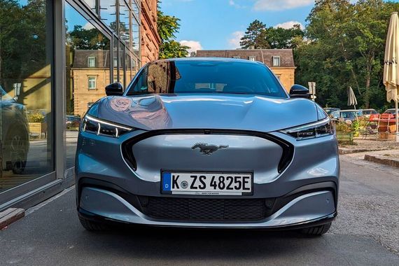 Mustang Mach-E: Elektrisierter Kraftprotz (Bild: Rosenow – VCG)