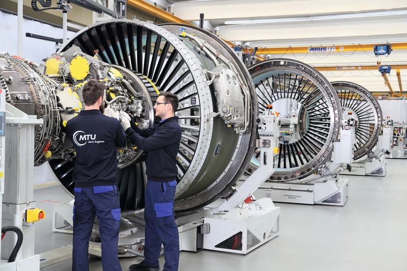 Die MTU Aero Engines fertigt nicht nur Triebwerks-Bauteile und -Komponenten, sondern verantwortet auch zivile und militärische Triebwerks-Endmontagen.(Bild:  MTU Aero Engines)