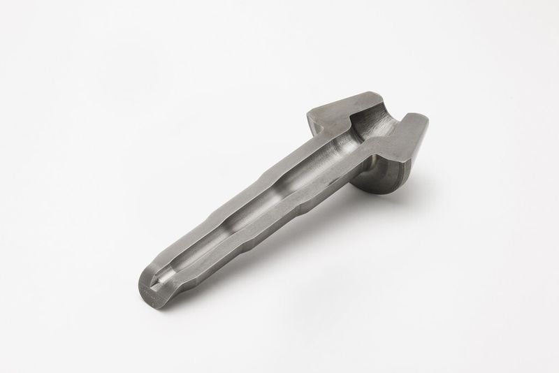 Hirschvogel definiert den Antriebsstrang als drehmomentführendes System vom Getriebeausgang bis zur Radnabe. Auch hier produziert Hirschvogel wichtige Bauteile wie Leichtbau-Ritzel. (Bild: Hirschvogel)