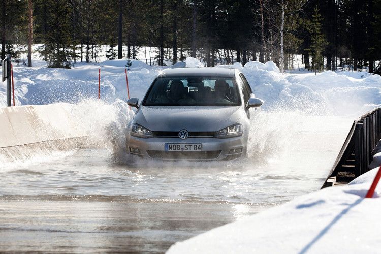 ... und selbst widrigsten Bedingungen trotzen. (Foto: VW)