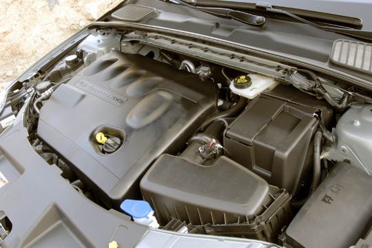 Der Vierzylinder leistet 129 kW/ 175 PS und somit 35 PS mehr als die Diesel-Vorgänger. (Archiv: Vogel Business Media)