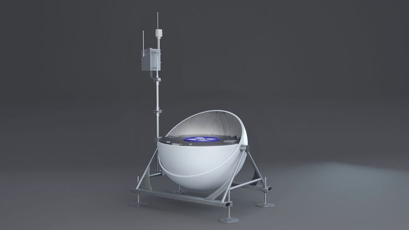 Der „Dome“ ist die Ladestation der autonom fliegenden Drohne „Arrow 401“ von Arrowtec (hier halb geöffnet).