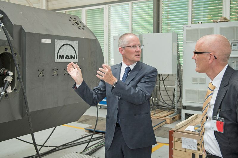 «Wir sind die einzigen, die das können.» Prof. Dr. Hans Gut, Managing Director, MAN Diesel & Turbo Schweiz AG.  (Thomas Entzeroth)