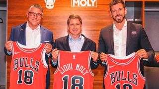 Von links: Peter Baumann (Marketingleiter Liqui Moly), Michael Reinsdorf (Besitzer und Präsident der Chicago Bulls) und Sebastian Zelger (Geschäftsführer Liqui Moly USA) gehen künftig gemeinsame Wege. (Liqui Moly)