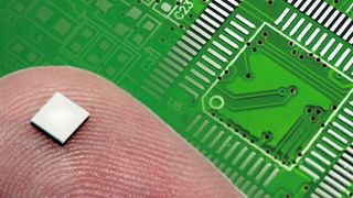 Senorik für RFID-Anwendungen: Auf der SENSOR+TEST zeigt IS-LINE Tags mit einer neuen I2C-Schnittstelle zum Lesen und Schreiben des internen Speichers. Hierdurch kann der Tag, neben der reinen RFID-Funktion, auch als drahtloses Dateninterface verwendet werden. Die Tags arbeiten mit und ohne Antenne und überbrücken Distanzen von einigen mm bis zu 10 m. (Bild: IS-LINE)