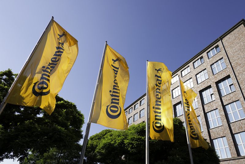 Platz 17 des Rankings der wertvollsten deutschen Marken belegt Continental. Der Hannoveraner Automobilzulieferer erwirtschaftete in 2013 einen Umsatz von 33 Milliarden Euro und beschäftigte 178.000 Mitarbeiter weltweit. Das Bild zeigt die Hauptverwaltung in Hannover. (Bild: Daniel Boedeker/Continental)