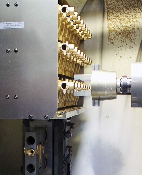 Bild 3: Dieses Greif-Handhabungswerkzeug ermöglicht das automatisierte Drehen, Wenden, Handhaben und Abarbeiten mehrerer Werkstücke nacheinander. (Archiv: Vogel Business Media)