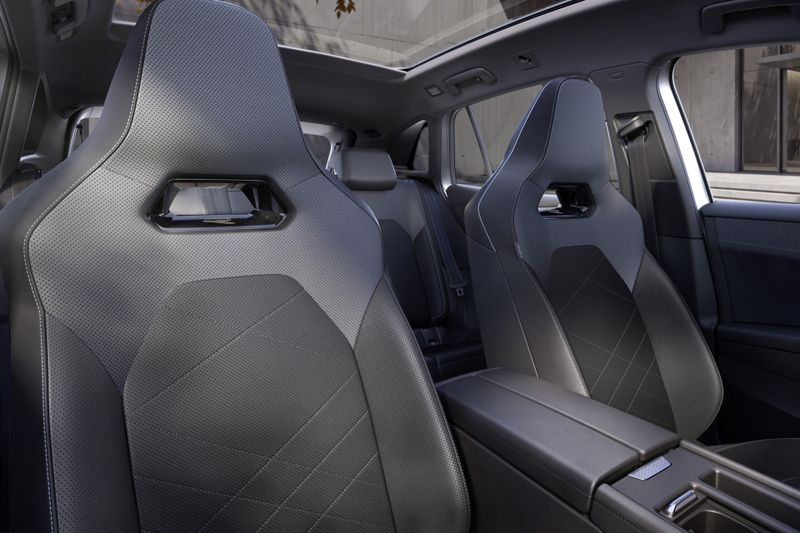 The front seats of the ID Tiguan have headrests integrated into the seatbacks. (Source: Volkswagen AG)