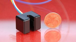 Klein, aber leistungsstark: der neue kompakte Luftblasen-Detektor Sonocheck ABD07 im Miniaturformat. (Sonotec)