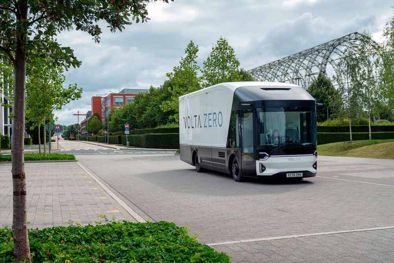 Volta Trucks hat hat den ersten Prototypen des batterieelektrischen Lkw „Volta Zero“ vorgestellt.