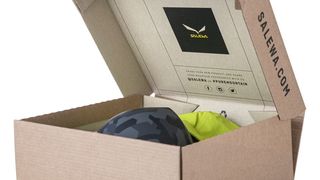 Bei der Produktion der „Grassbox“ soll 99 % weniger Wasser verbraucht werden als bei der Herstellung herkömmlicher Wellpappe. (Salewa)