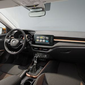 Auch Fahrer und Beifahrer haben viel Platz.(Bild:  Skoda)