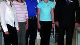 Bieten ihren Kunden einen Rundum-Service (v. l.): Kerstin Zschach (Serviceleiterin), Brita Schwenke 
(Leiterin Teile und Zubehör), René Smolarcyk (Werkstattmeister), Claudia Poser (IT-Verantwortliche) und Jürgen Poser (Geschäftsführer Autohaus Poser). (Archiv: Vogel Business Media)