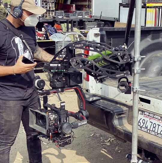 (Hybris Shock Absorber: Das Stabilisierungssystem, mit dem Kameraprofis in Hollywood, München und anderswo das Ruckeln und Verwackeln von Bildern verhindern. Bild: Idea Vision)