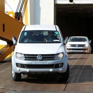 Der Amarok wird im VW-Werk Pacheco in Argentinien gebaut und hat bei der Auslieferung schon einige tausend Seemeilen auf dem Buckel.