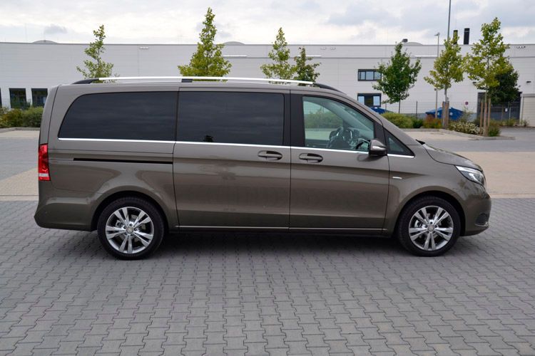 Der größte Pkw der Marke Mercedes-Benz kann sich von all seinen Seiten sehen lassen. (Foto: Michel)