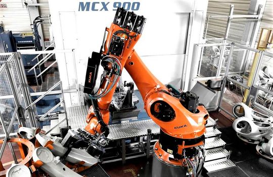 Roboter müssen heute zeit- und positionsmäßig präzise arbeiten. Doch es gibt Störeinflüsse, die das verhindern können. Forscher aus Würzburg gehen mit einer pfiffigen Anti-Stotter-Bremse die Lösung des Problems nun wirksam an. Roboter müssen heute zeit- und positionsmäßig präzise arbeiten. Doch es gibt Störeinflüsse, die das verhindern können. Forscher aus Würzburg gehen mit einer pfiffigen Anti-Stotter-Bremse die Lösung des Problems nun wirksam an.