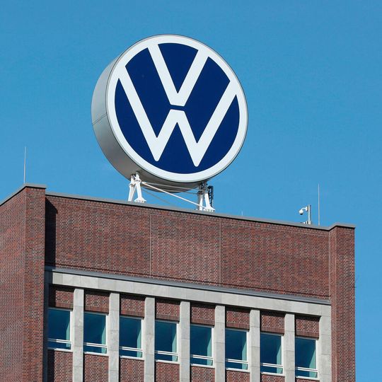 Volkswagen wird ab 5. Mai Geld an Verbraucher auszahlen, mit denen sich der Konzern auf einen Vergleich einigt.(Bild:  Volkswagen)