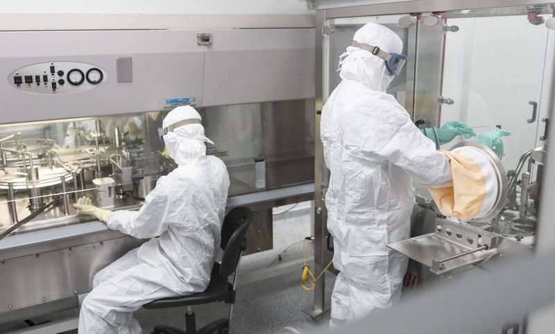 Evonik unterstützt pharmazeutische und biopharmazeutische Unternehmen weltweit mit einem Netzwerk für die Entwicklung und Herstellung von Lipid- und LNP-Formulierungen, das alle Bereiche der Wertschöpfungskette umfasst. (Bild: Evonik)