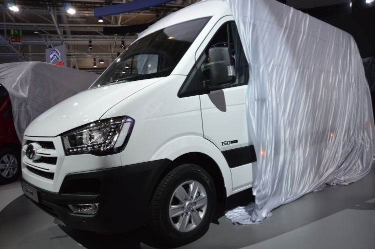 Mit dem Transporter steigt Hyundai in ein für den Importeur völlig neues Segment ein. (Foto: Achter)