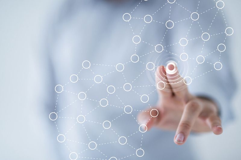 In Deutschland gibt es etwa 25.000 Produktionsstandorte mit Energiekosten zwischen 500.000 und 50 Mio. Euro, die als Teilnehmer an einem lernenden Energieeffizienz-Netzwerk geeignet wären. (Bild: vege - Fotolia.com)