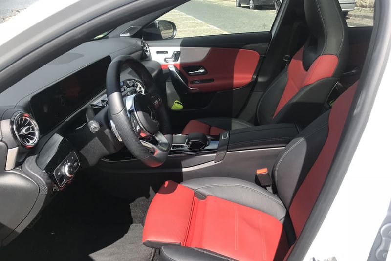 Vorne sitzt es sich äußerst kommod.  (Seyerlein/»kfz-betrieb«)