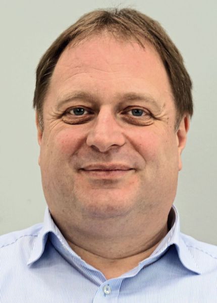«Spiegelglanz-Fräsen ist eine Domäne der MKD-­Werkzeuge, die anderen Diamanttypen hinsichtlich der erzielbaren Oberflächengüte deutlich überlegen sind.» Wolfgang Würtz, Geschäftsführer Dixi Polytool GmbH Birkenfeld. (Klaus Vollrath)