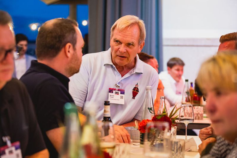 Impressionen vom 24. Würzburger EMS-Tag: Im Mittelpunkt standen aktuelle Branchenthemen, praxisnahe Impulse und insbesondere der persönliche Austausch innerhalb der EMS-Community. (Bild: Stefan Bausewein)