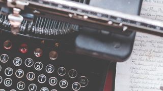 Wie Unternehmen schon mit fünf einfachen Tipps aus einem langweiligen Geschäftsbericht einen mitreißenden Unternehmenskrimi zaubern können, lesen Sie hier. (gemeinfrei)