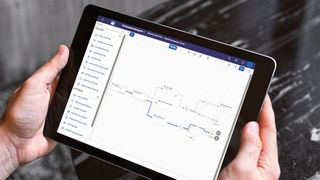 Mit Driver.Centric können Autohäuser aus einer Kundendatenbank heraus wiederkehrende Kamapgnen fahren. (Bild: Pexels/NTT Data)