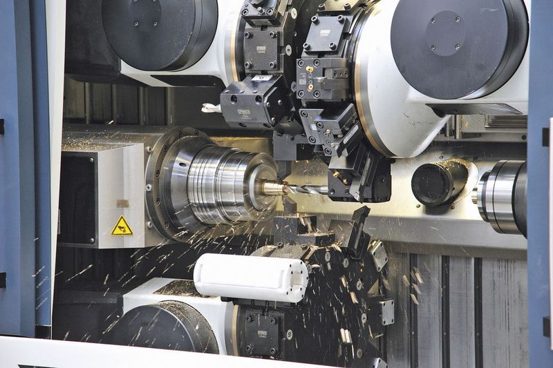 Die Spinner TTS 65 Triplex fertigt mit einem via Programsync optimierten Programm rund 30 % schneller als eine vergleichbare Drehmaschine mit herkömmlicher Programmierung. (Bild: Siemens)